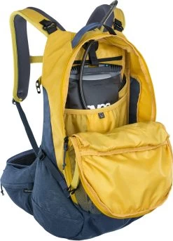 Evoc Trail Pro 26 L - Rucksack - Curry/Denim -Berg Fahrrad Geschaft 4250450726449 TRAIL PRO 26L CURRY DENIM S M D5 1