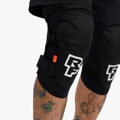 Race Face Ambush Knee - Stealth -Berg Fahrrad Geschaft 821973447582 AMBUSH KNEE STEALTH M D3