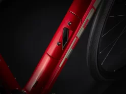 Domane SL 6 ETap Crimson/Trek Black -Berg Fahrrad Geschaft DomaneSL6eTap 22 35028 A Alt2