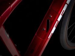 Trek Domane SL 6 ETap Gen 4 Crimson 18 Trek Domane SL 6 ETap Gen 4 Crimson -Berg Fahrrad Geschaft DomaneSL6eTap 23 36152 A Alt2