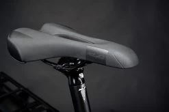 Haibike Trekking 6 Herren - Matte Black Red Reflex -Berg Fahrrad Geschaft Haibike MY22 Detail Saddle Trekking 6 HIGH black