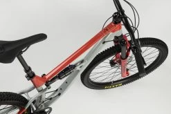 OMG EVO 29 Zoll - Trail - Grau/Rot -Berg Fahrrad Geschaft OMG EVO 4 1024x682 1
