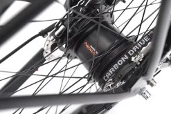 Winora Sinus R8 Herren - Onyxschwarz -Berg Fahrrad Geschaft Winora MY21 Detail Belt drive Sinus R8 Men