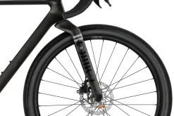 Rondo Ratt CF2 Allroad Rennrad - Black/Silver -Berg Fahrrad Geschaft rondo ratt cf2 2 178947 f sk6 w1550 h1080 4