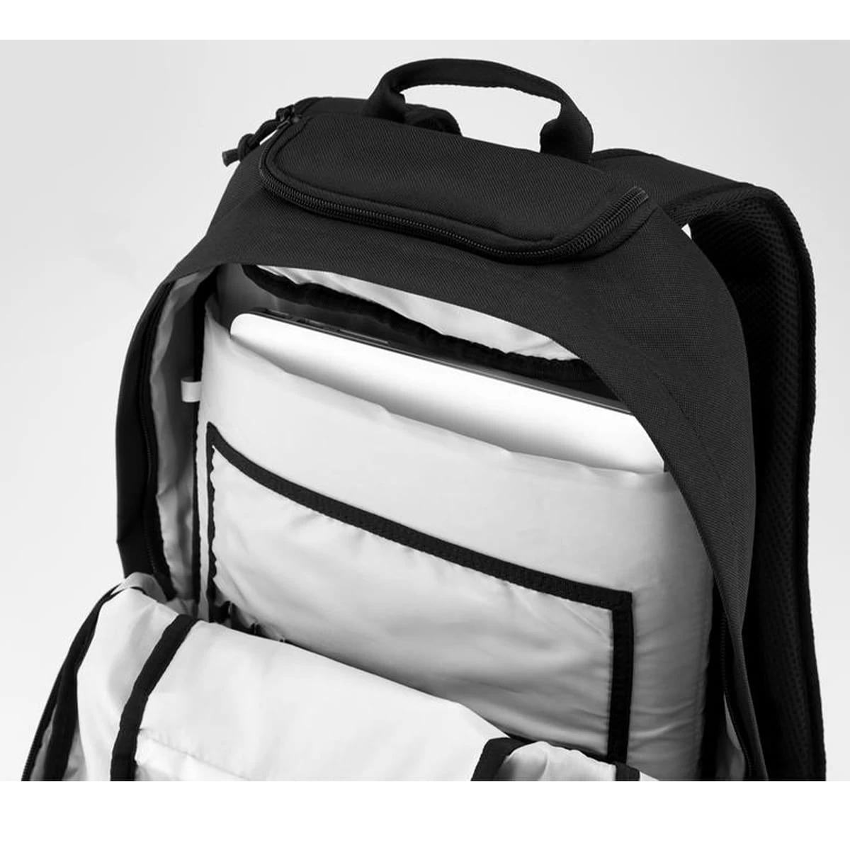 100% Skycap Rucksack / Daypack - Schwarz 5 100% Skycap Rucksack / Daypack - Schwarz – Bild 3